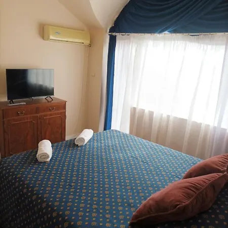 Wild Cherry 2 Bedroom Economy-4 * Várna