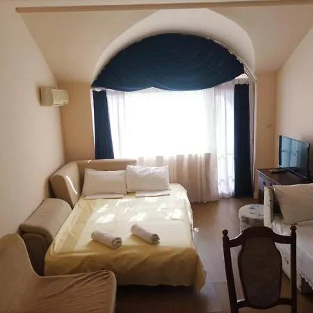 Wild Cherry 2 Bedroom Economy-4